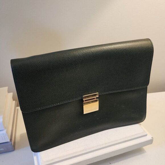 Louis Vuitton Green Clado Taiga Leather Clutch - Picture 1 of 14